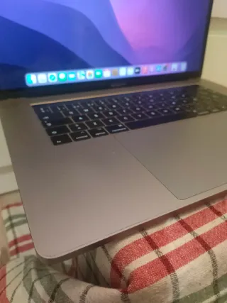 MacBook Pro 15" 2016 i7/16GB RAM/1TB SSD
