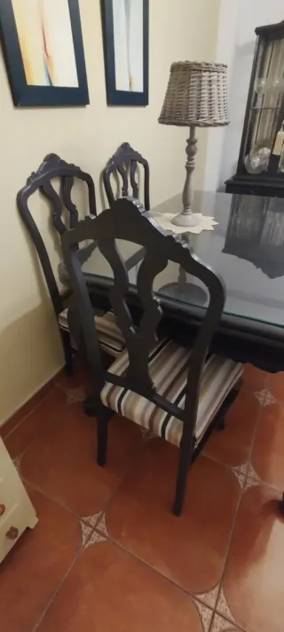 Mesa de salón y 6 sillas