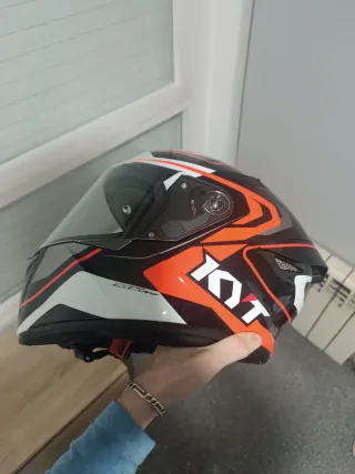 Casco Moto KYT Naranja y Blanco