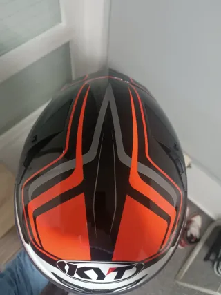 Casco Moto KYT Naranja y Blanco