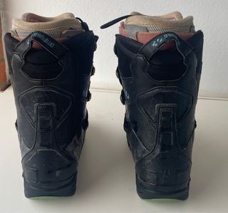 Snowboard Burton Sixa 145 con fijaciones y botas