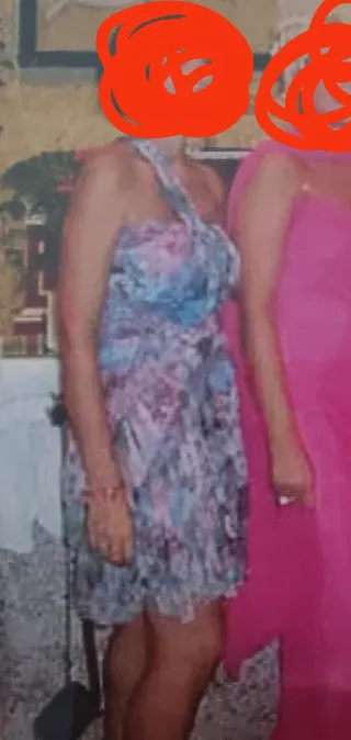 Vestido de fiesta con volantes