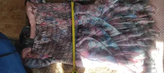 Vestido de fiesta con volantes