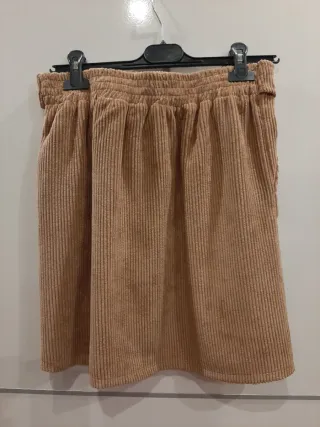 Falda de pana marrón claro