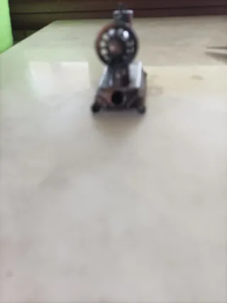 Sacapuntas Máquina de Coser Antigua Colección