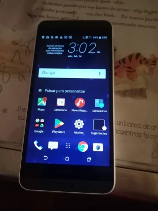 Teléfono HTC Negro yesta en muy buenas condiciones