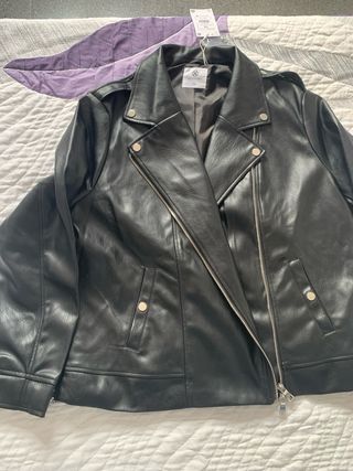 Chaqueta de cuero negra sin estrenar