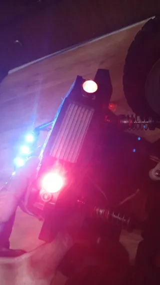 Coche RC Todoterreno 4x4 variador de tres motores