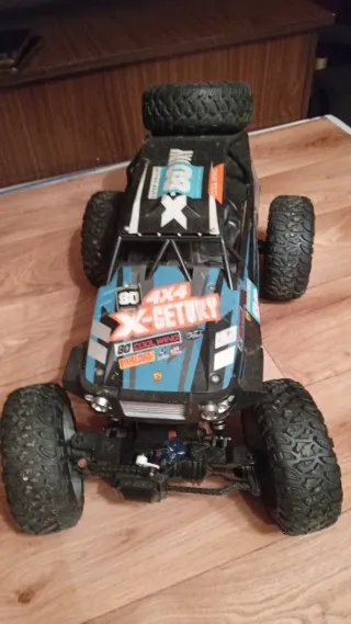 Coche RC Todoterreno 4x4 variador de tres motores
