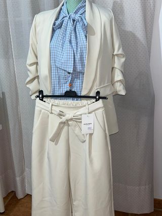 Traje chaqueta y pantalón beige ALEX NEW