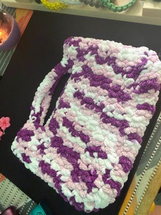 Borsa uncinetto viola e rosa