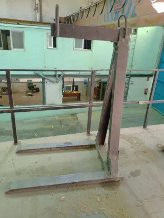 Pinzas de obra metálicas