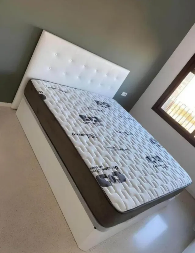 Canapé abatible con colchón y cabezal