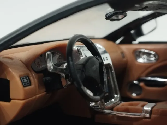 Coche escala 1/18 Aston Martin Vanquish