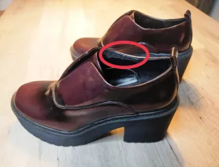 Zapatos charol, con plataforma color burdeos t.36