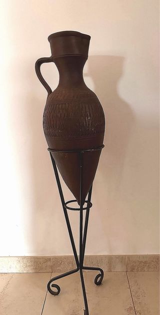 Jarrón Ánfora Vintage con Pie de Forja