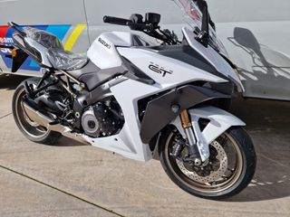 Suzuki GSXS 1000 GT Negra y Azul