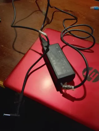 Ordenador Portátil HP i5 8ª Gen Rojo