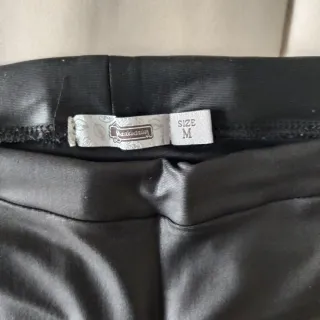 Leggings efecto piel Stradivarius Talla M