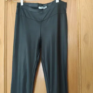 Leggings efecto piel Stradivarius Talla M