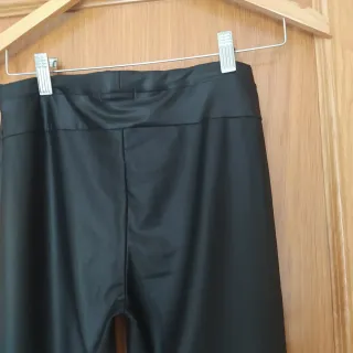 Leggings efecto piel Stradivarius Talla M