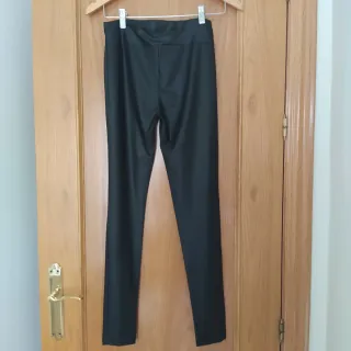 Leggings efecto piel Stradivarius Talla M