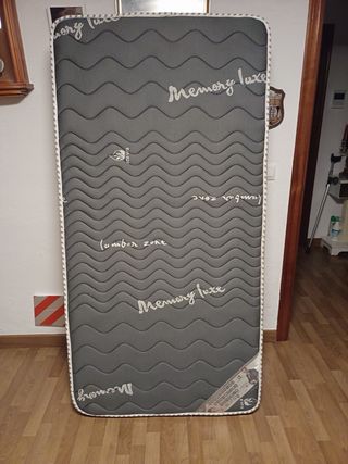 Cama articulada con colchón y barandas