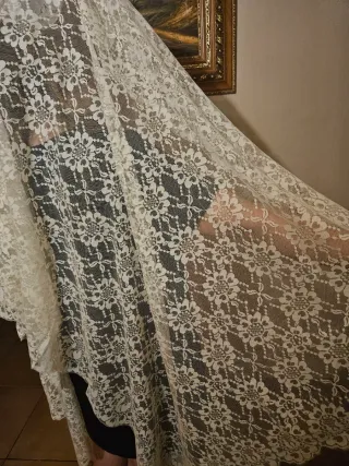Mantilla grande encaje blanco 240x120cm