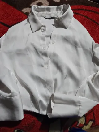 Stradivarius XS Camisa Blanca Satinada