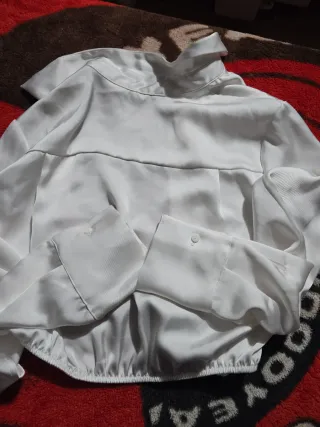 Stradivarius XS Camisa Blanca Satinada