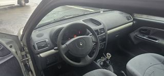 Renault Clio 2003