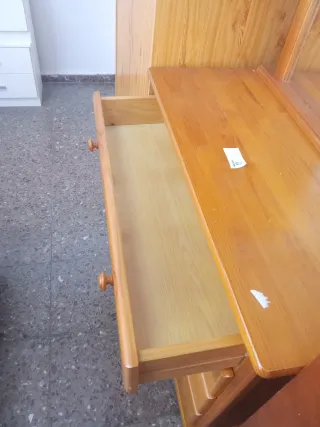 Cómoda más espejo de madera