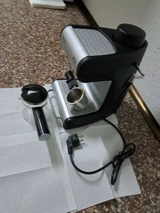 Cafetera Taurus. practicamente nueva.