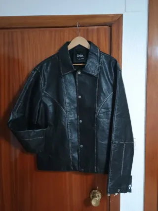 Chaqueta efecto piel ZARA Negra/Marrón Talla L