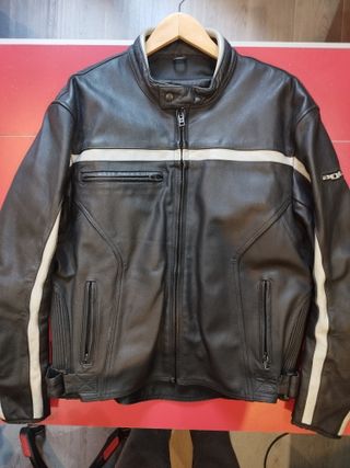 Chaqueta 100%Cuero Negra Ideal para moto y el frío