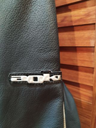 Chaqueta 100%Cuero Negra Ideal para moto y el frío