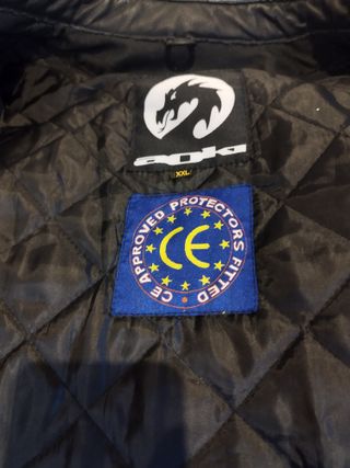 Chaqueta 100%Cuero Negra Ideal para moto y el frío