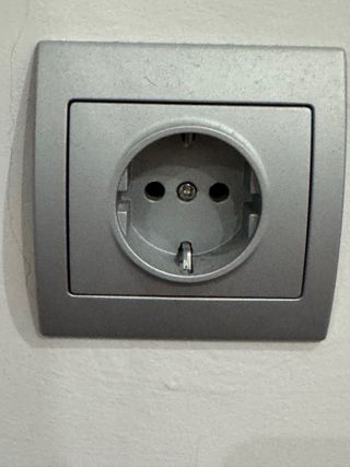 BJC enchufes e interruptores