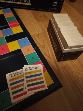 Juego Pictionary El Juego En El Que Todos Pintan