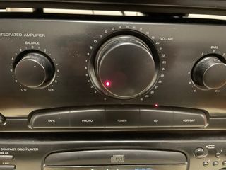 Equipo de música JVC con tocadiscos