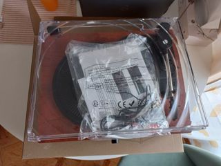 Giradischi vintage BT marrone e nero