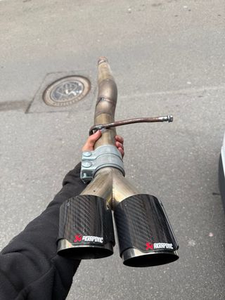 Tramo final Akrapovič Ford Fiesta MK7.