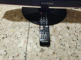 TV Samsung T200HD con control