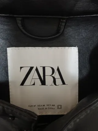 Chaqueta efecto piel hombre negra