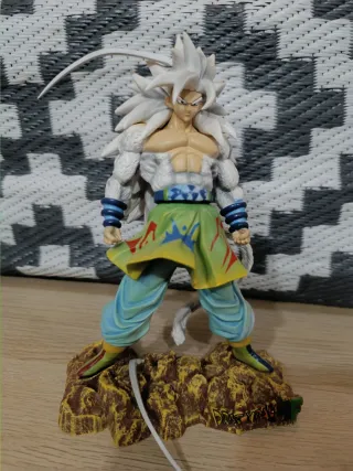 Figura Goku SSJ5 24cm Dragon Ball