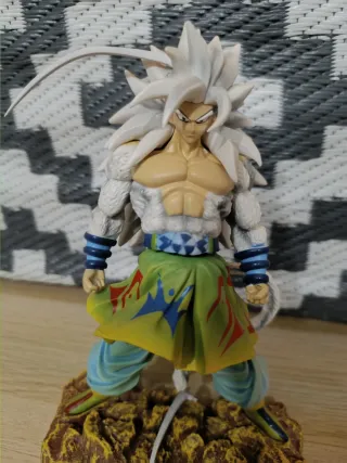 Figura Goku SSJ5 24cm Dragon Ball