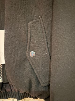 Chaqueta Zara Negra con Cuello Peludo