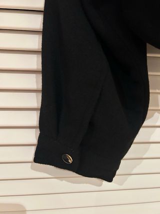 Chaqueta Zara Negra con Cuello Peludo