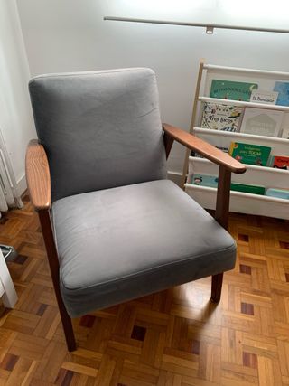 Butaca Ekenaset Ikea Madera y terciopelo.