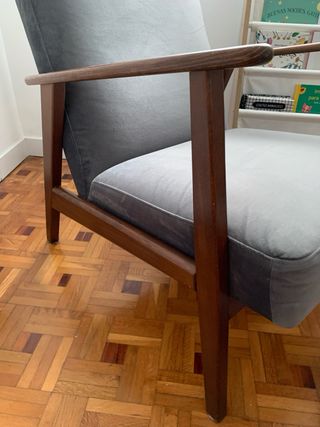 Butaca Ekenaset Ikea Madera y terciopelo.